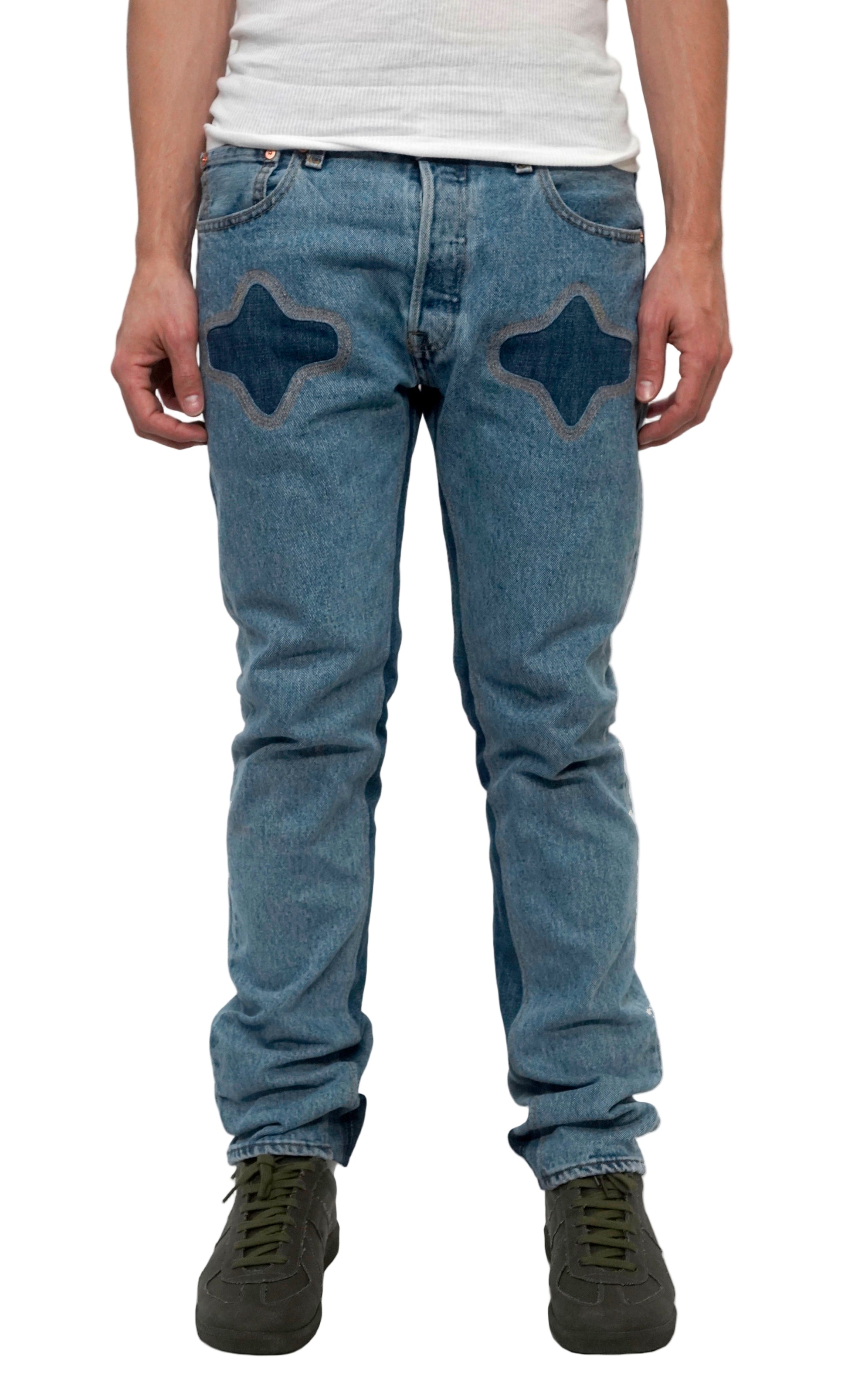 Model is 5'9/150 lb wearing a size 30x30